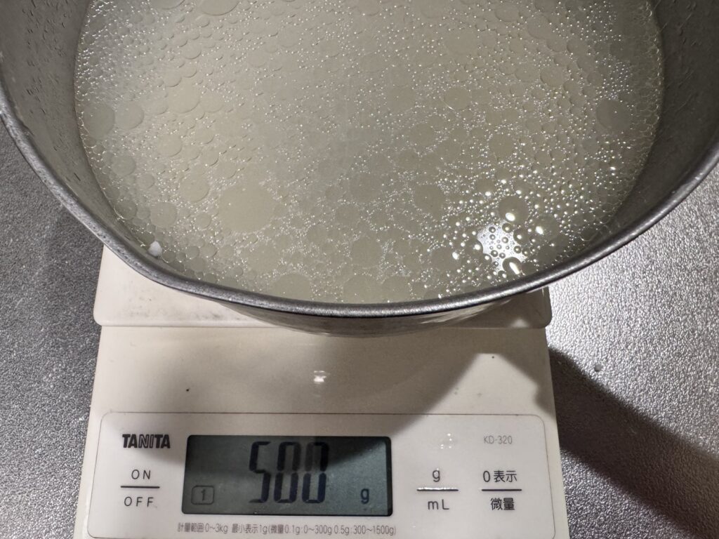 スープを500gはかる