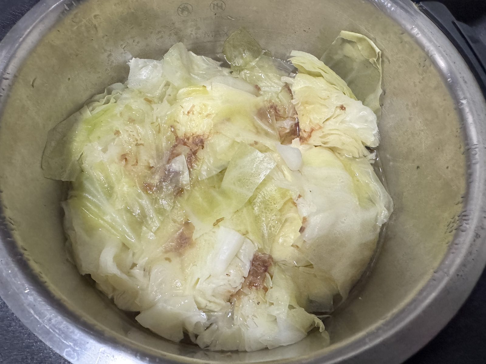 加熱後、くたっとしたキャベツ