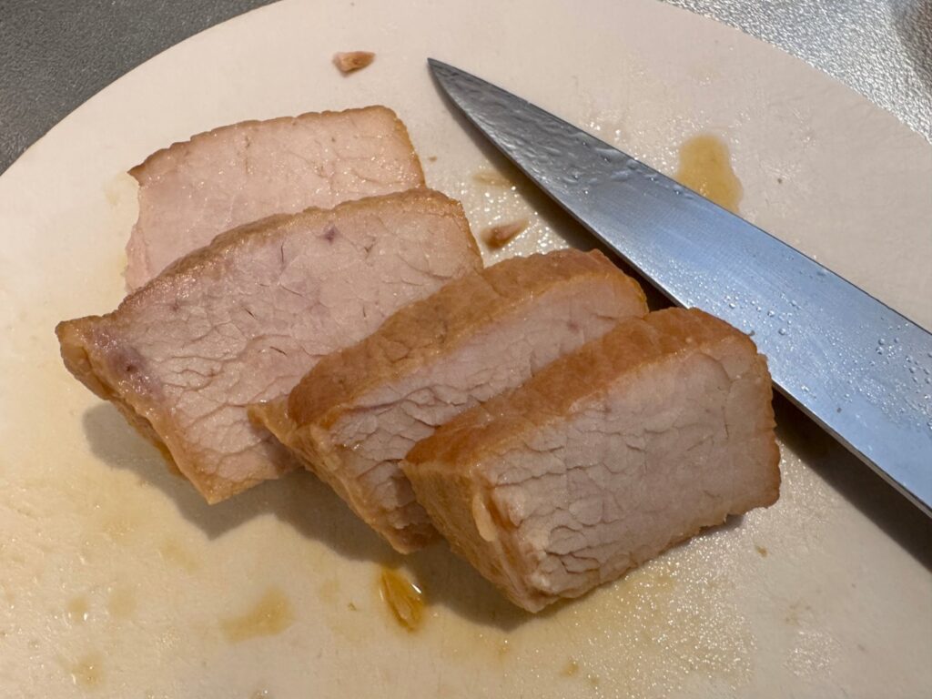 切り分けたほろ豚
